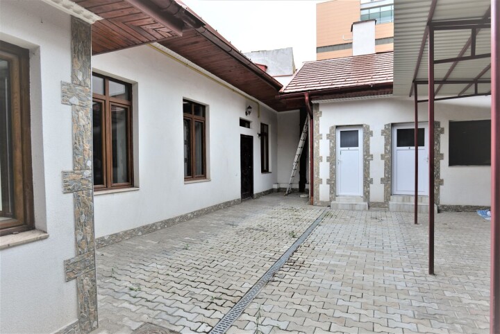Casă / Vilă cu 6 camere de închiriat în inima Clujului 14